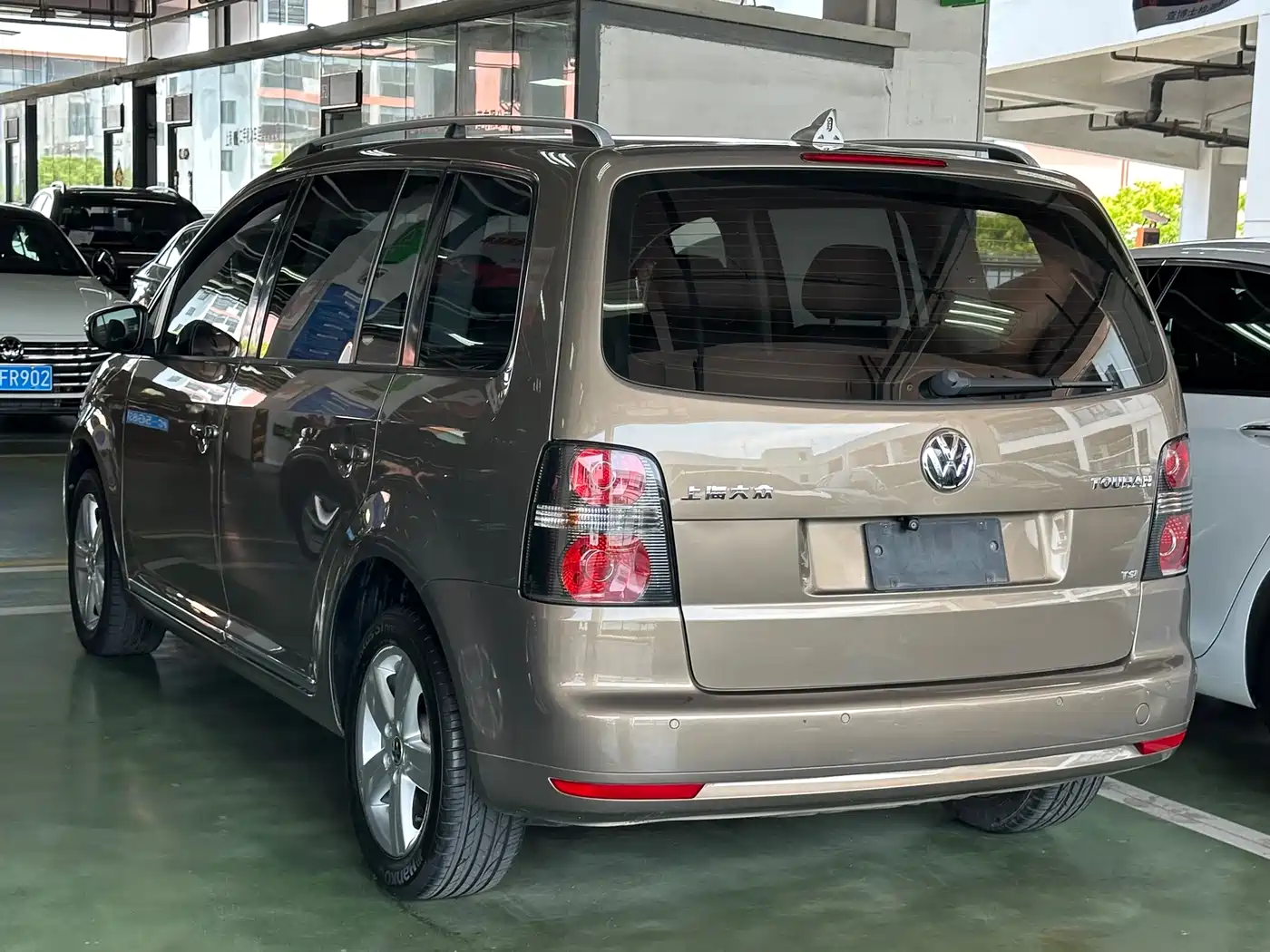 Volkswagen Touran 2015 1.4T DSG Comfort Edition 5-seater фото 10