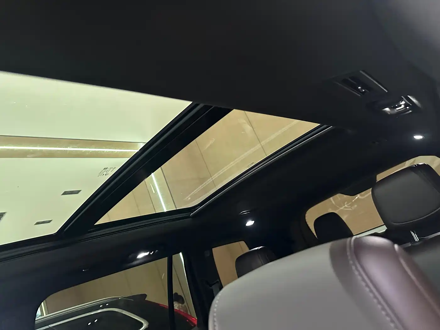 Фото 6 - Cadillac XT6