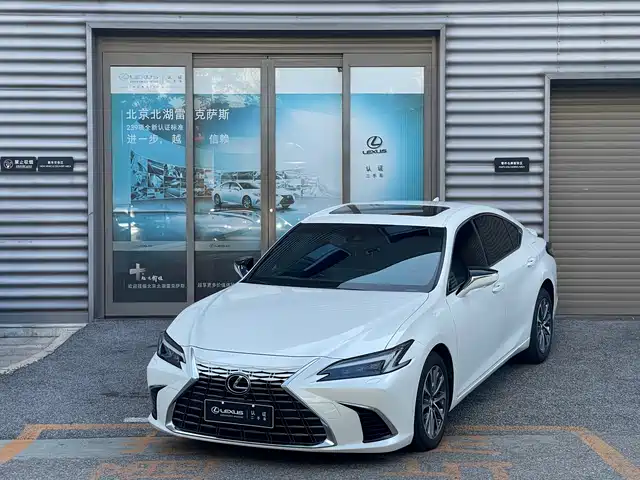  Lexus Lexus ES 2025 300h Ultimate Edition