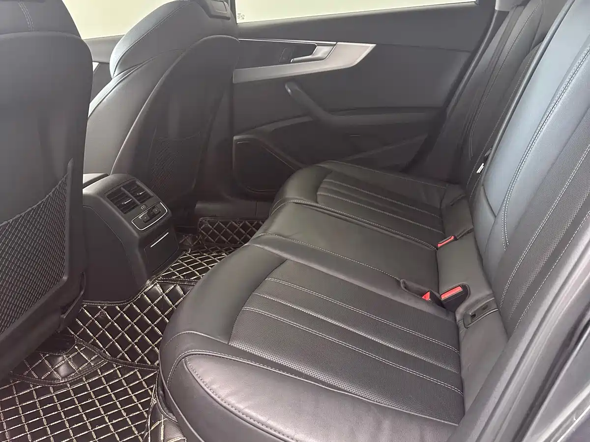 Audi A4L 2020 40 TFSI Luxury Dynamic фото 9