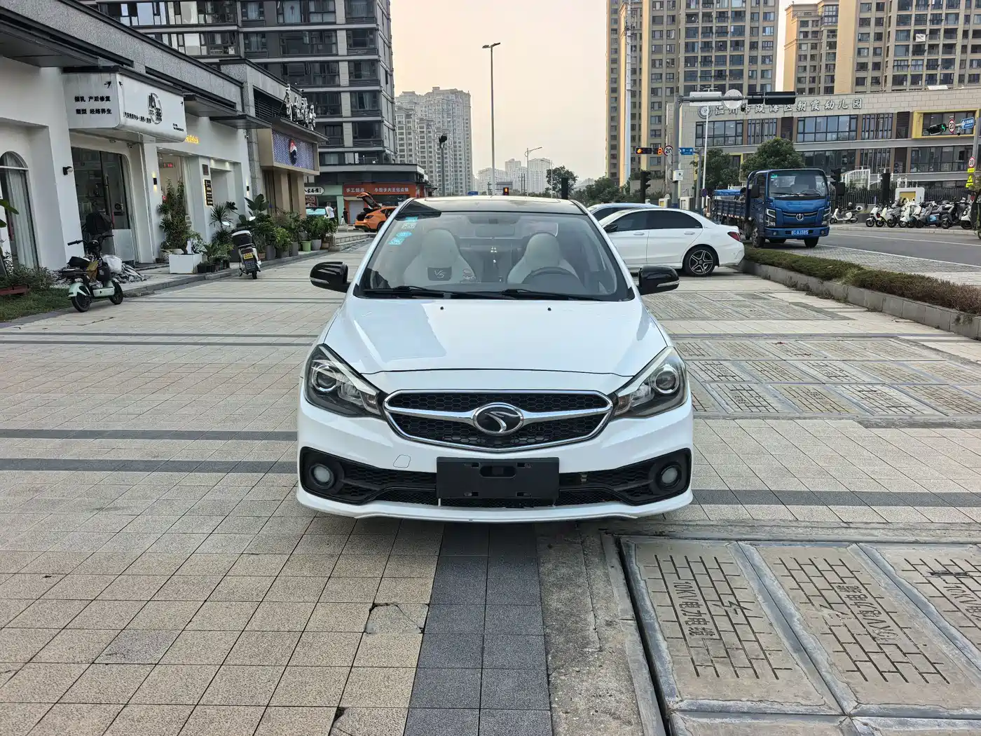 Soueast V5 Lingzhi 2019 2017 1.5L Manual Premium