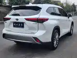 Photo 7 - Toyota Highlander