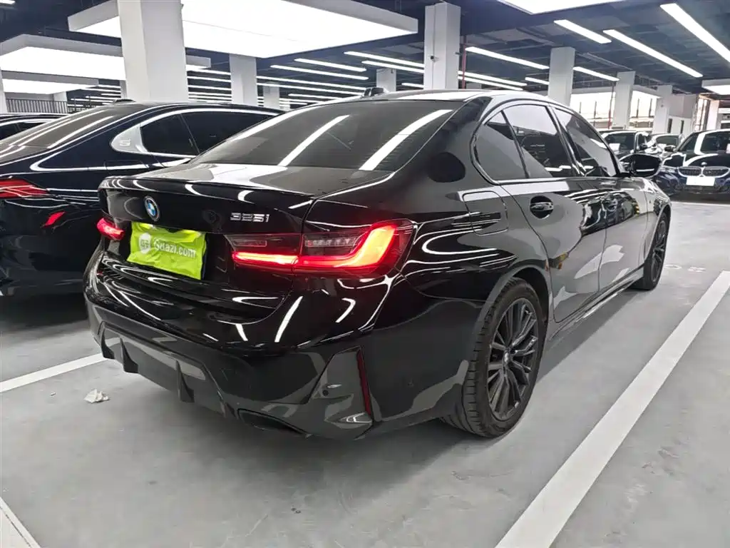 BMW 3 Series 2024 325i M Sport Shadowline Package фото 7