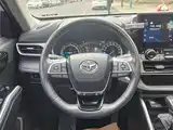 Photo 18 - Toyota Highlander