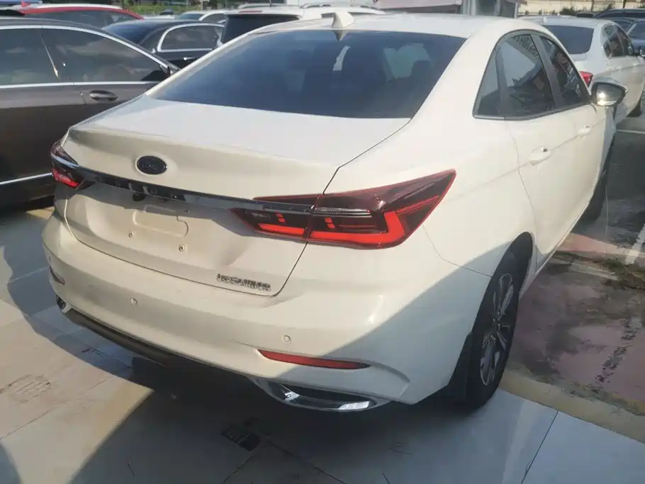 Ford Escort 2022 2021 1.5L Automatic Diamond Edition