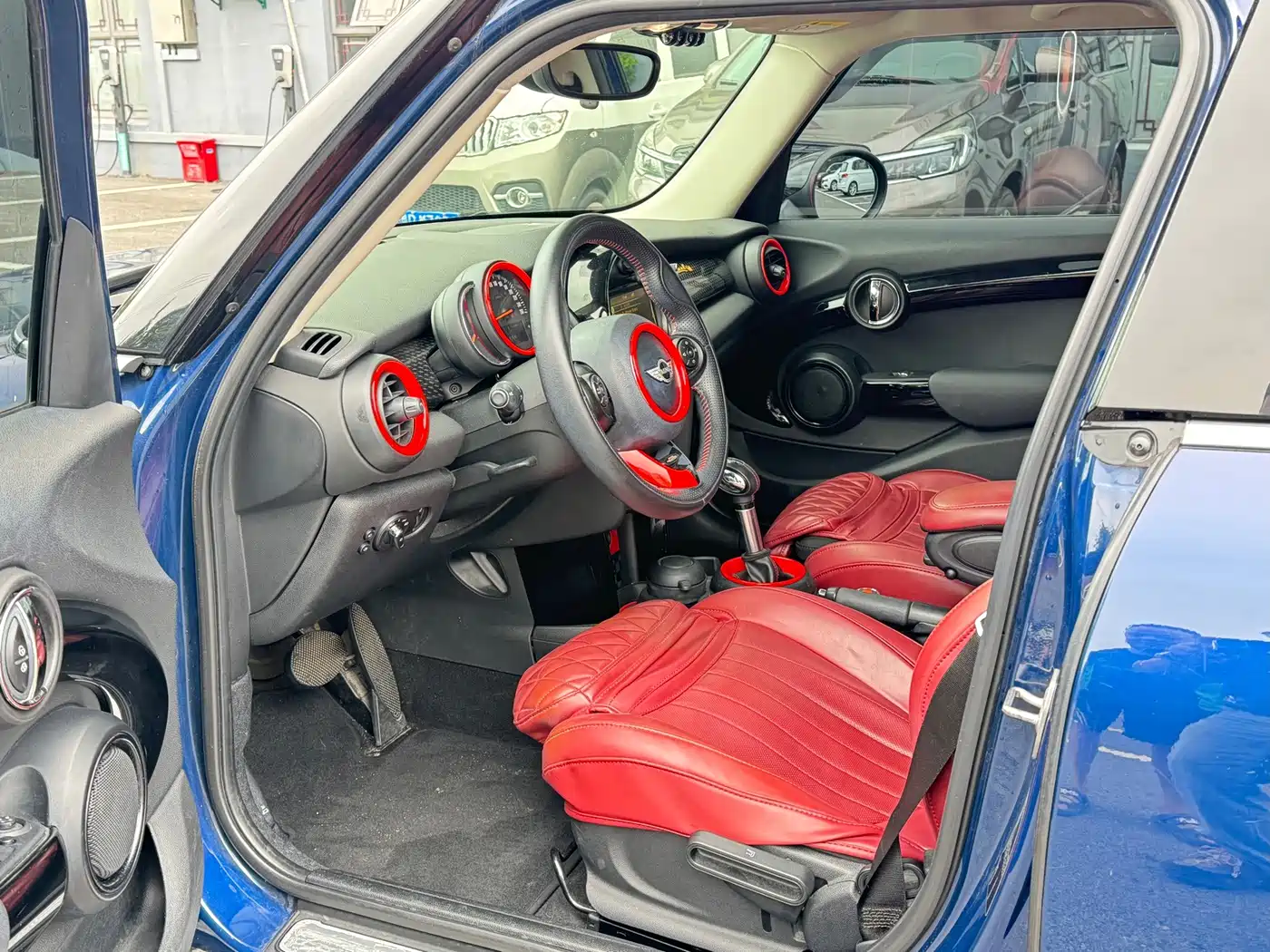 Фото 8 - MINI MINI