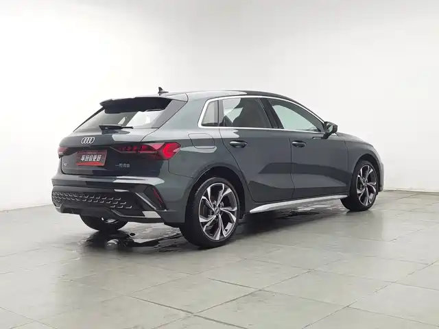 Audi A3 2025 Sportback 35TFSI Flying Premium — фото 2