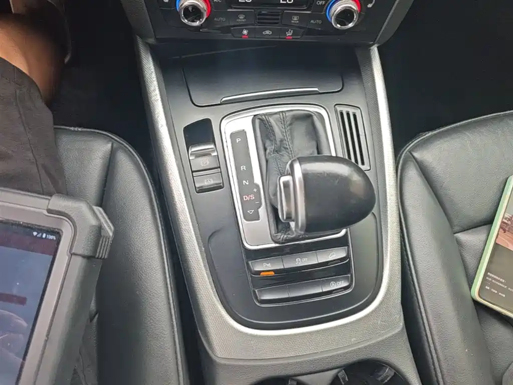 Audi Q5 2015 40 TFSI Technology фото 14