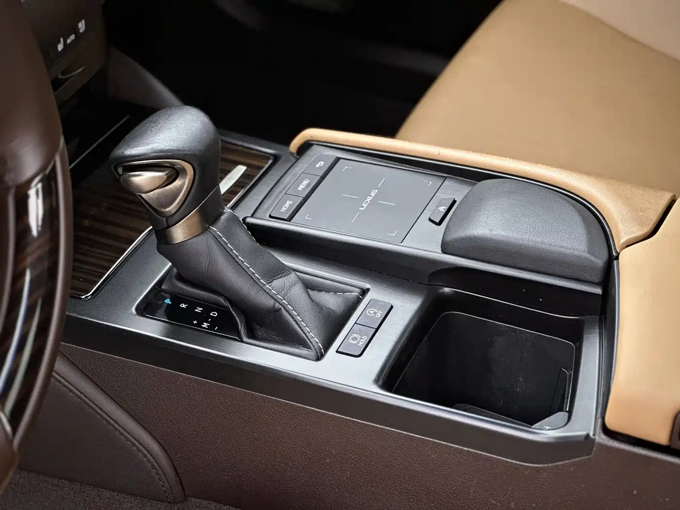 Lexus ES 2020 200 Luxury фото 5