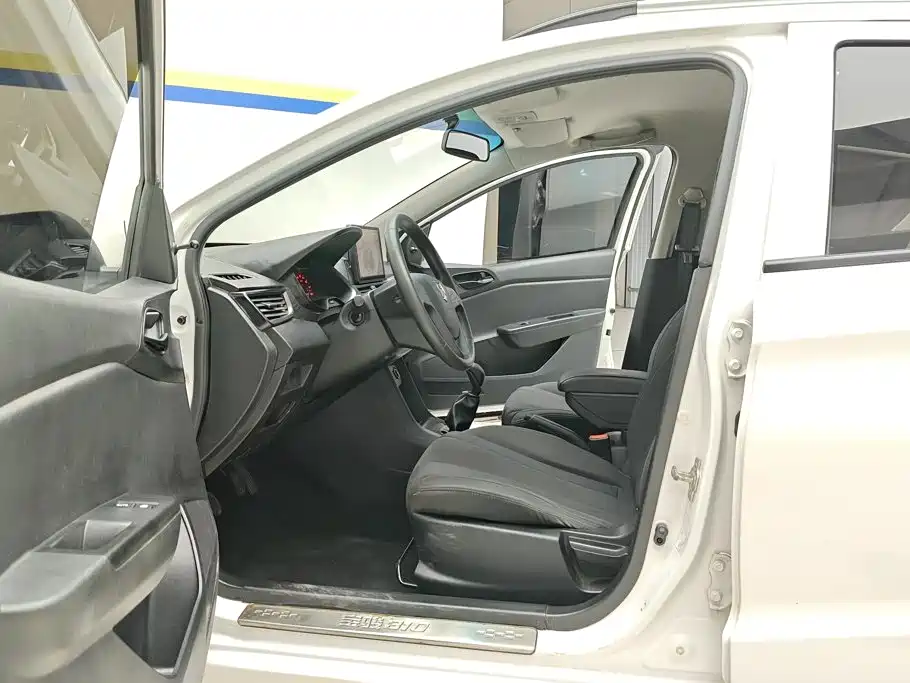 Фото 9 - Baojun 310