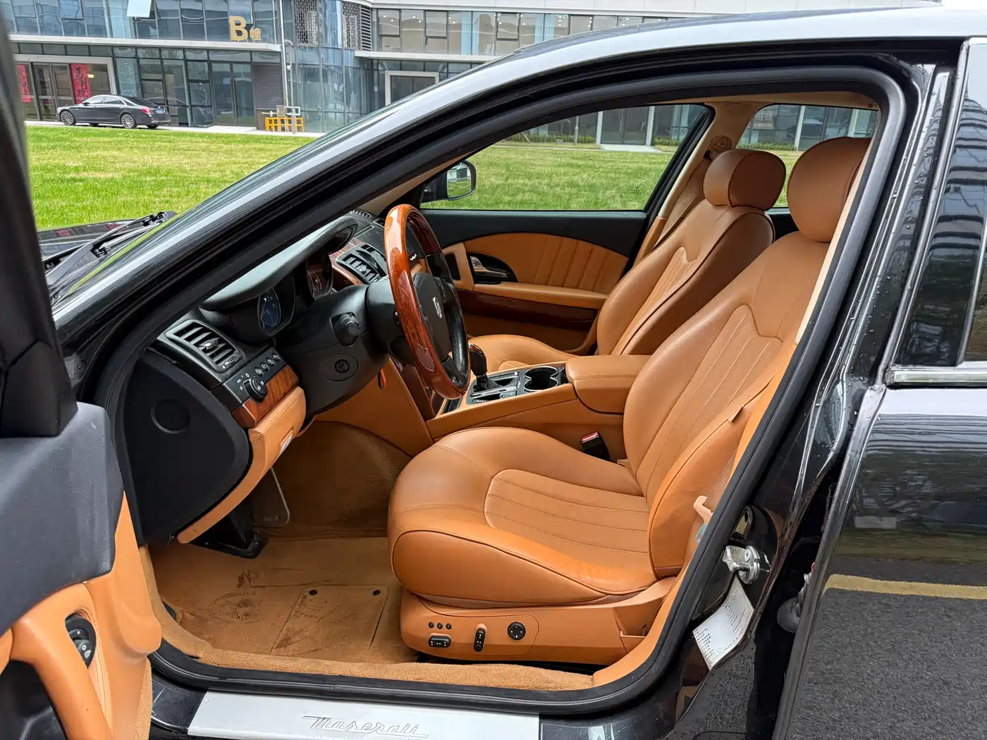 Фото 10 - Maserati Quattroporte