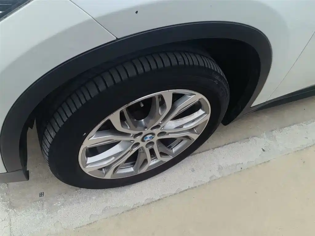 BMW X1 2018 sDrive20Li Leading Model фото 23