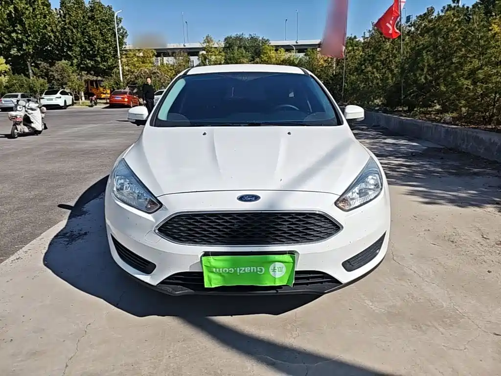 Ford Focus 2019 2018 Hatchback Classic 1.6L Automatic Comfort Smart Edition