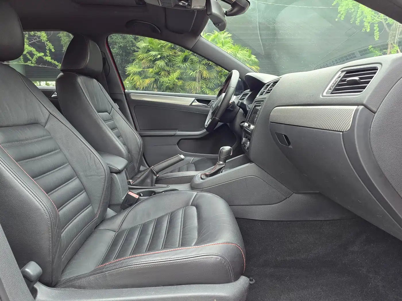 Volkswagen Sagitar 2013 2.0TSI GLI фото 12