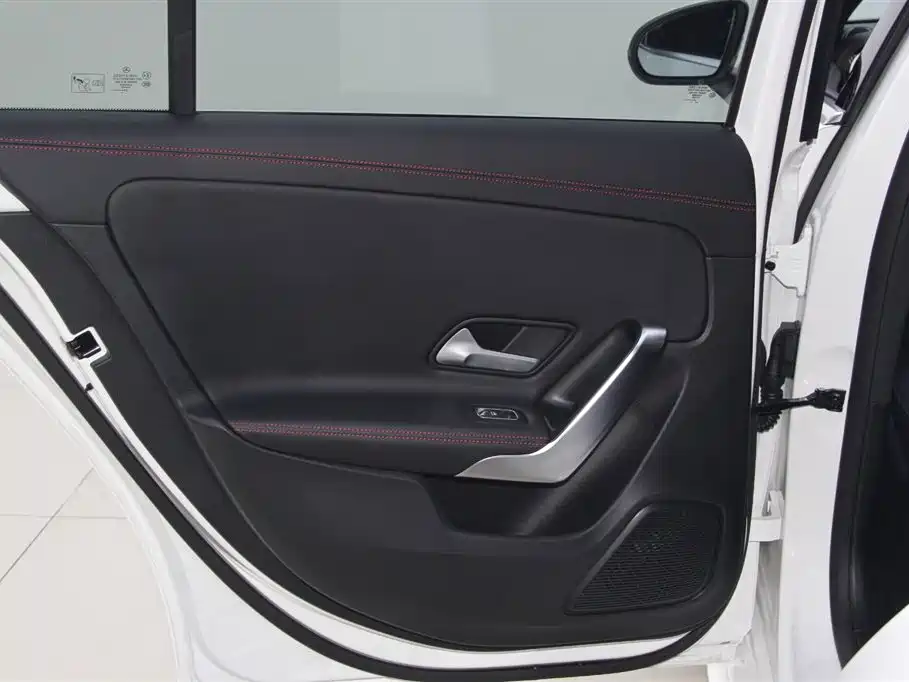 Mercedes-Benz A-Class 2024 A 200 L Fashion Edition фото 14