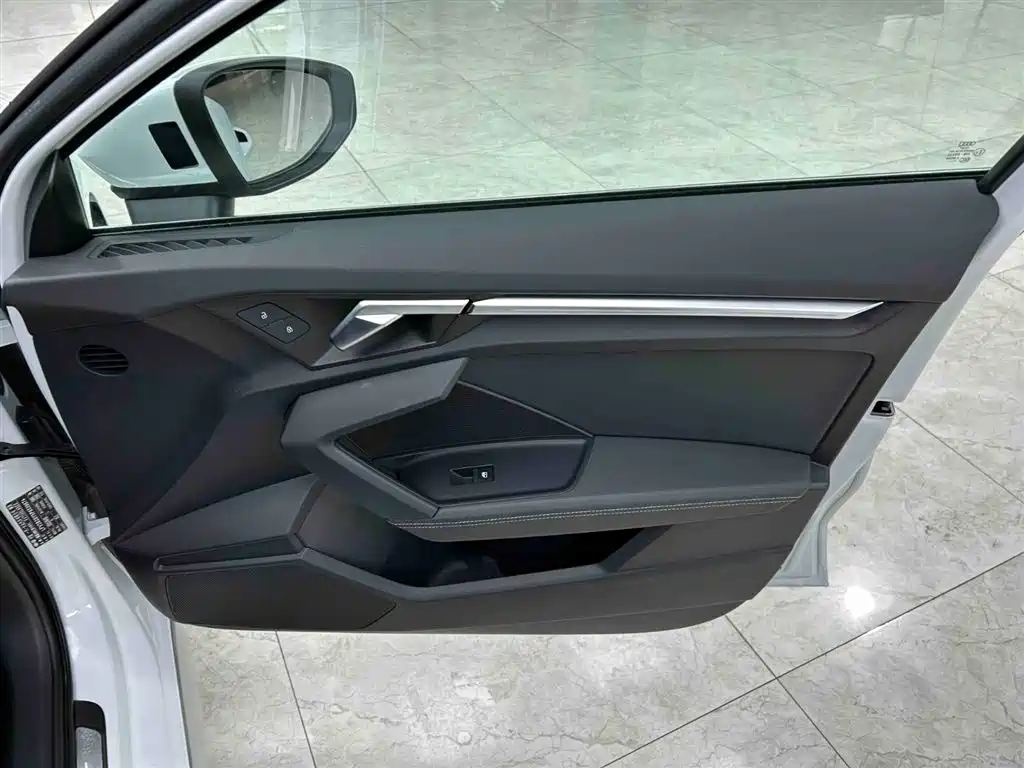 Audi A3 2023 Facelift Sportback 35 TFSI Luxury Sport фото 12
