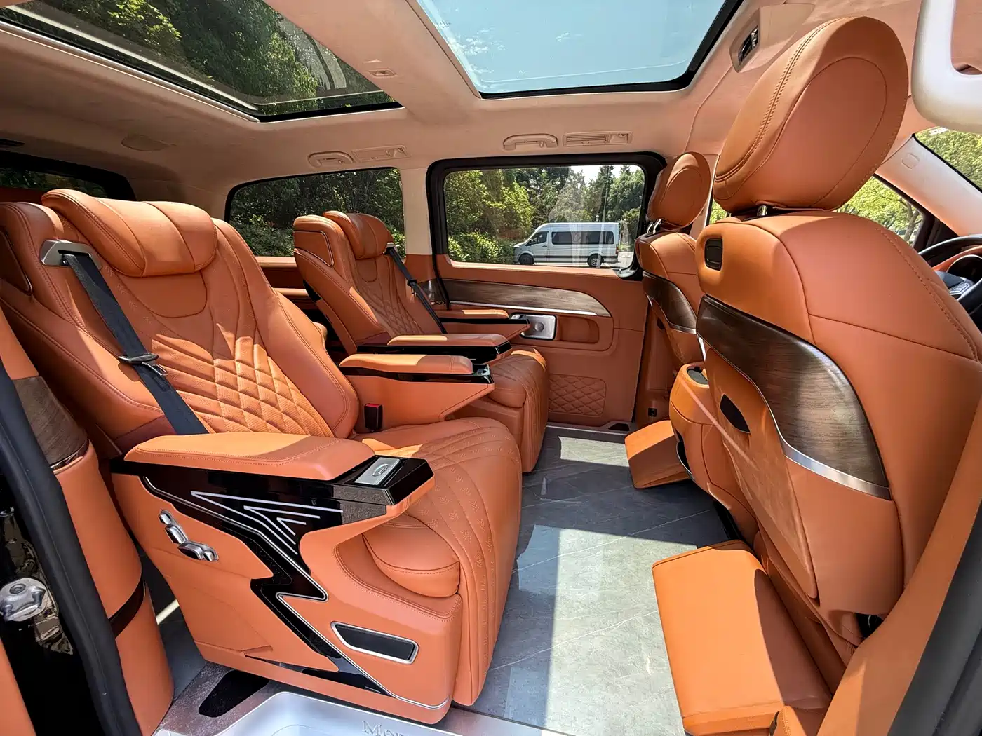 Mercedes-Benz V-Class 2022 V 260 L Long Wheelbase Luxury Edition фото 11