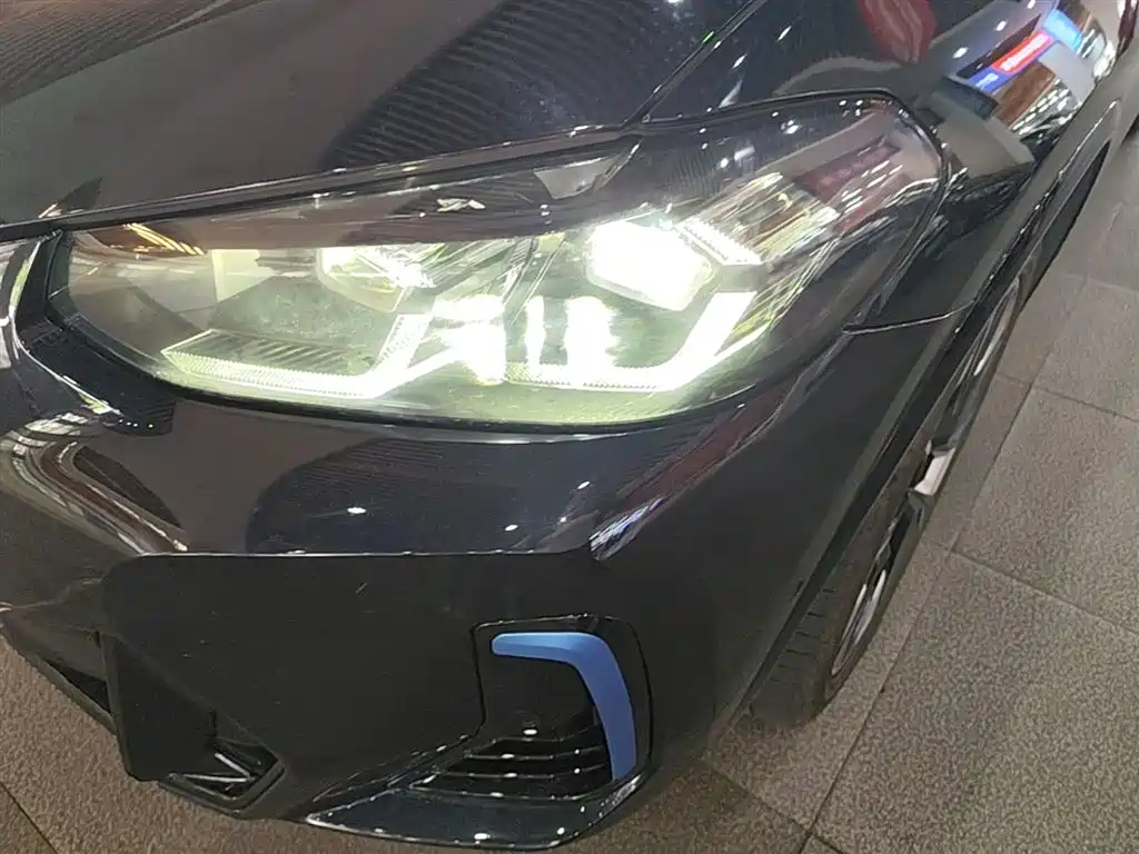 BMW iX3 2022 Innovation Leader фото 24