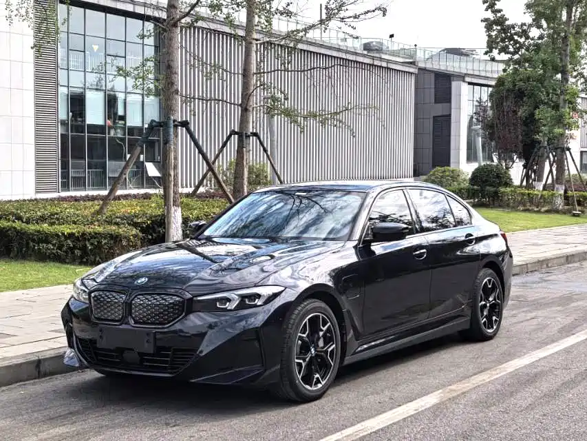 BMW i3 2025 eDrive 40 L Shadow Night Package