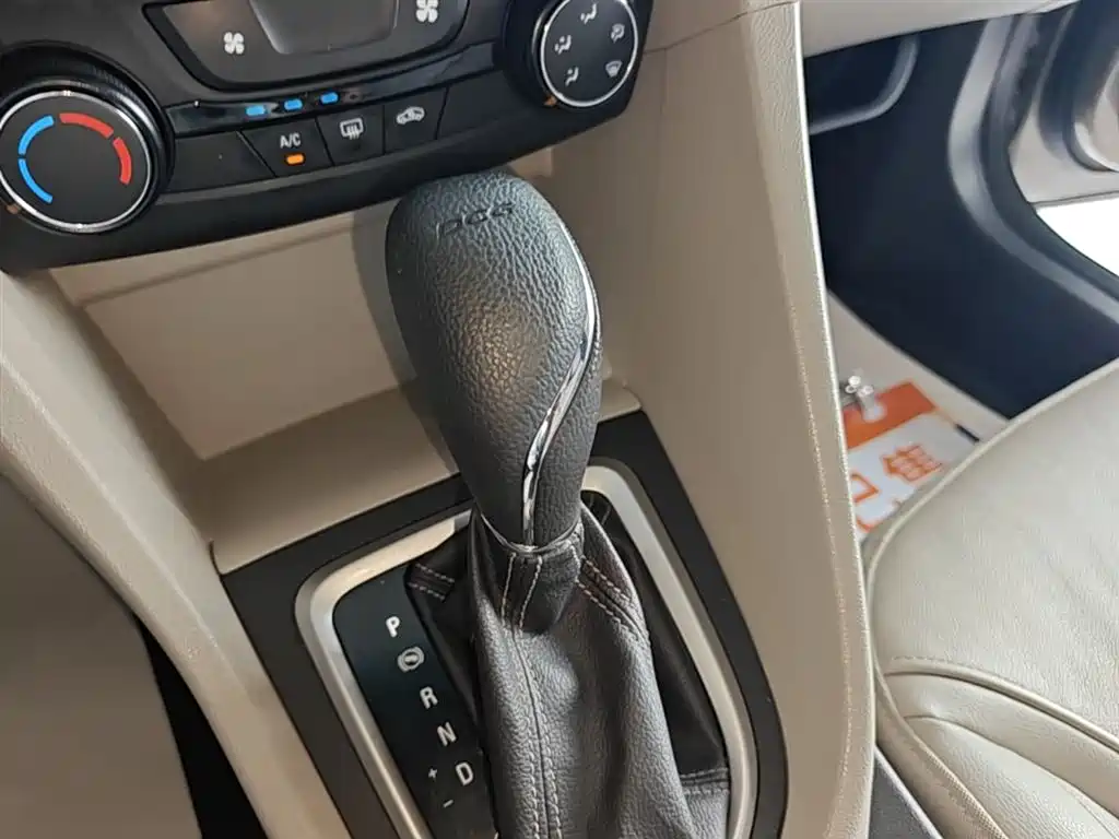 Buick Excelle 2018 15T Dual Clutch Elite (China V) фото 14