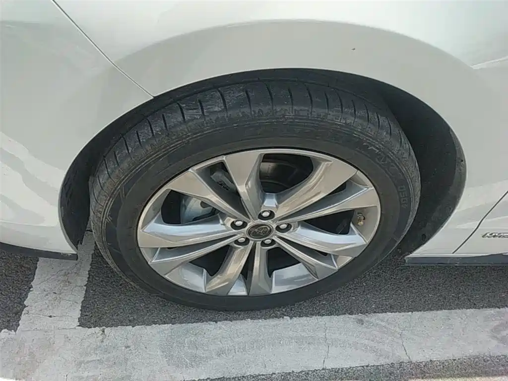 Toyota Sienna 2021 2.5L Hybrid Platinum Edition фото 23