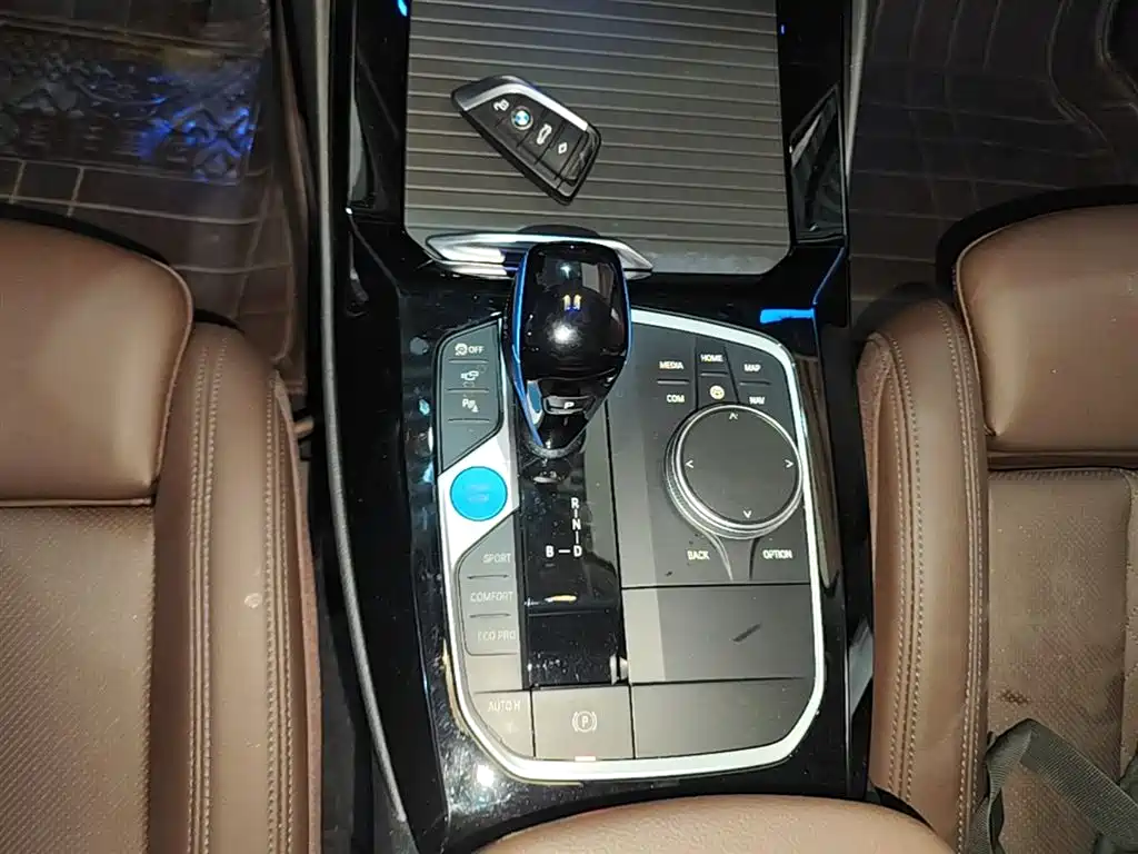 BMW iX3 2022 Innovation Leader фото 14