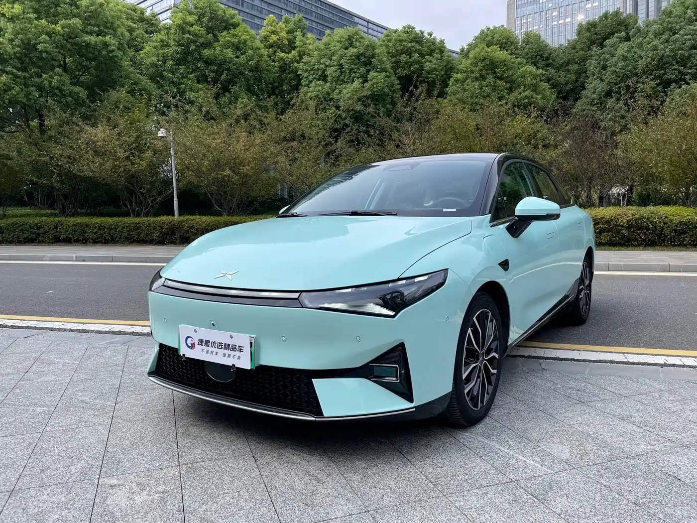 Фото 1 - XPeng P5