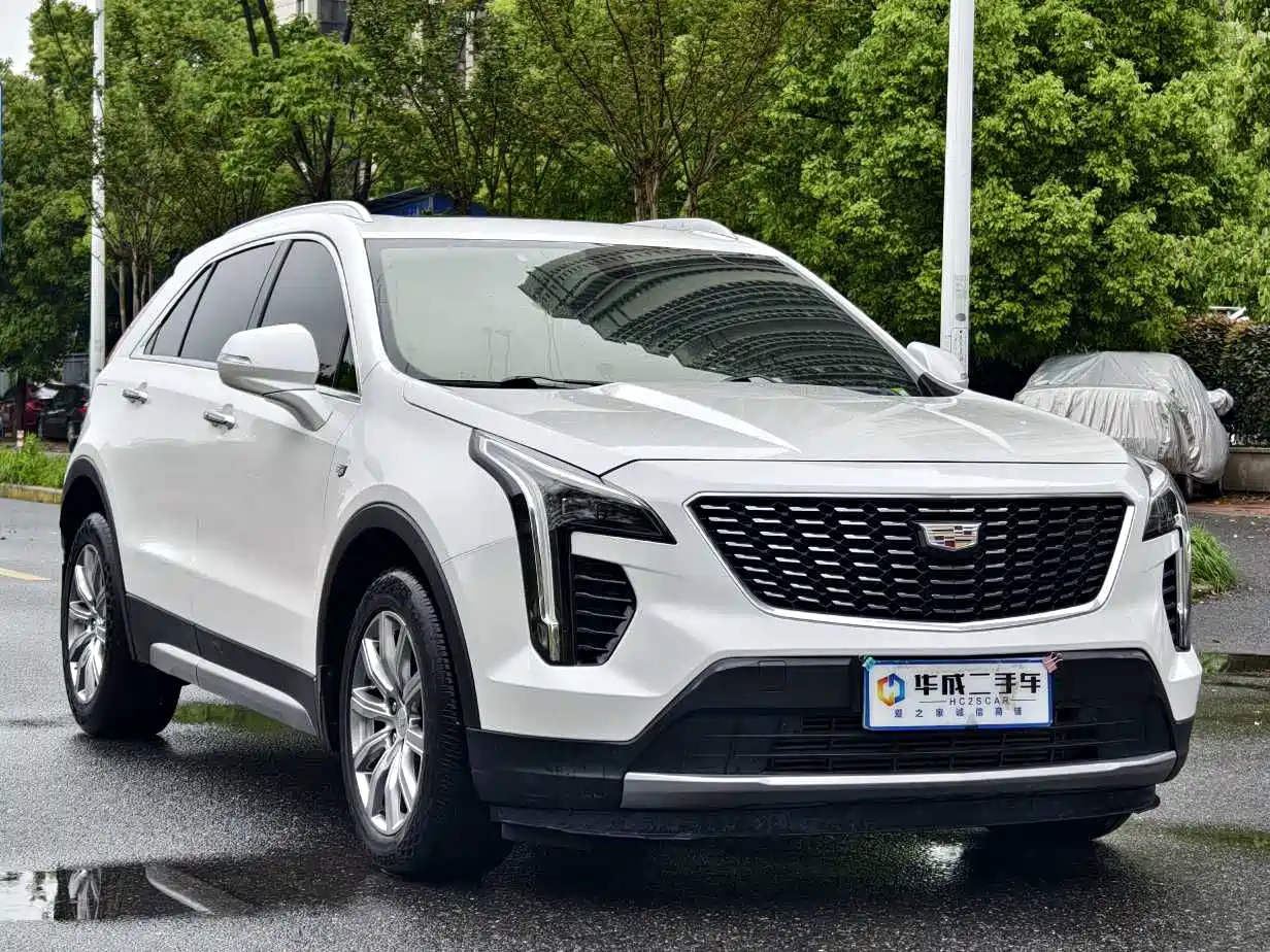 CADILLAC XT4