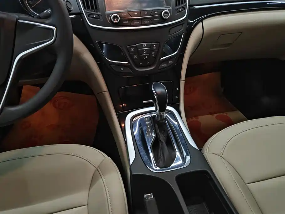 Buick Regal 2015 2.0L Leading Fashion Model фото 16