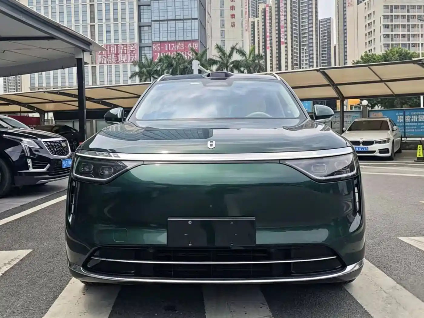 AITO Wenjie AITO M8 2025 Extended Range Ultra 53.4kWh 6-Seater фото 2