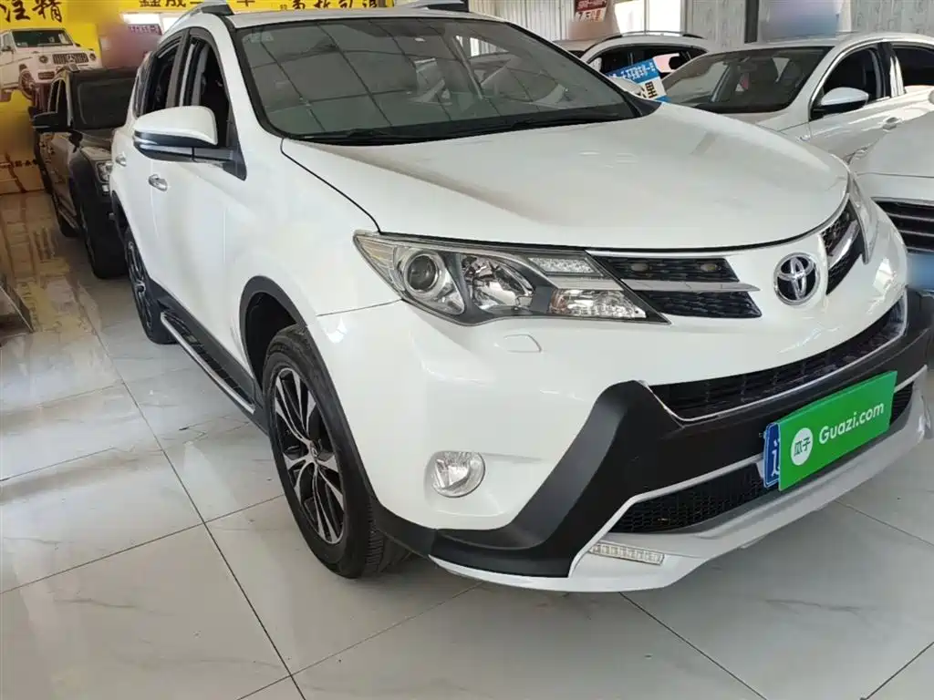Toyota RAV4 Rongfang 2015 2.5L Automatic 4WD Elite Edition фото 4