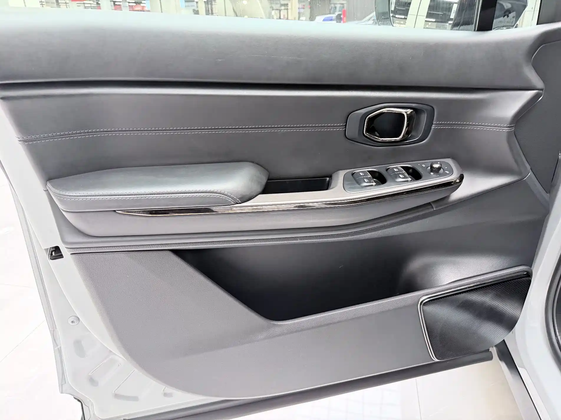 Фото 3 - NIO ES8