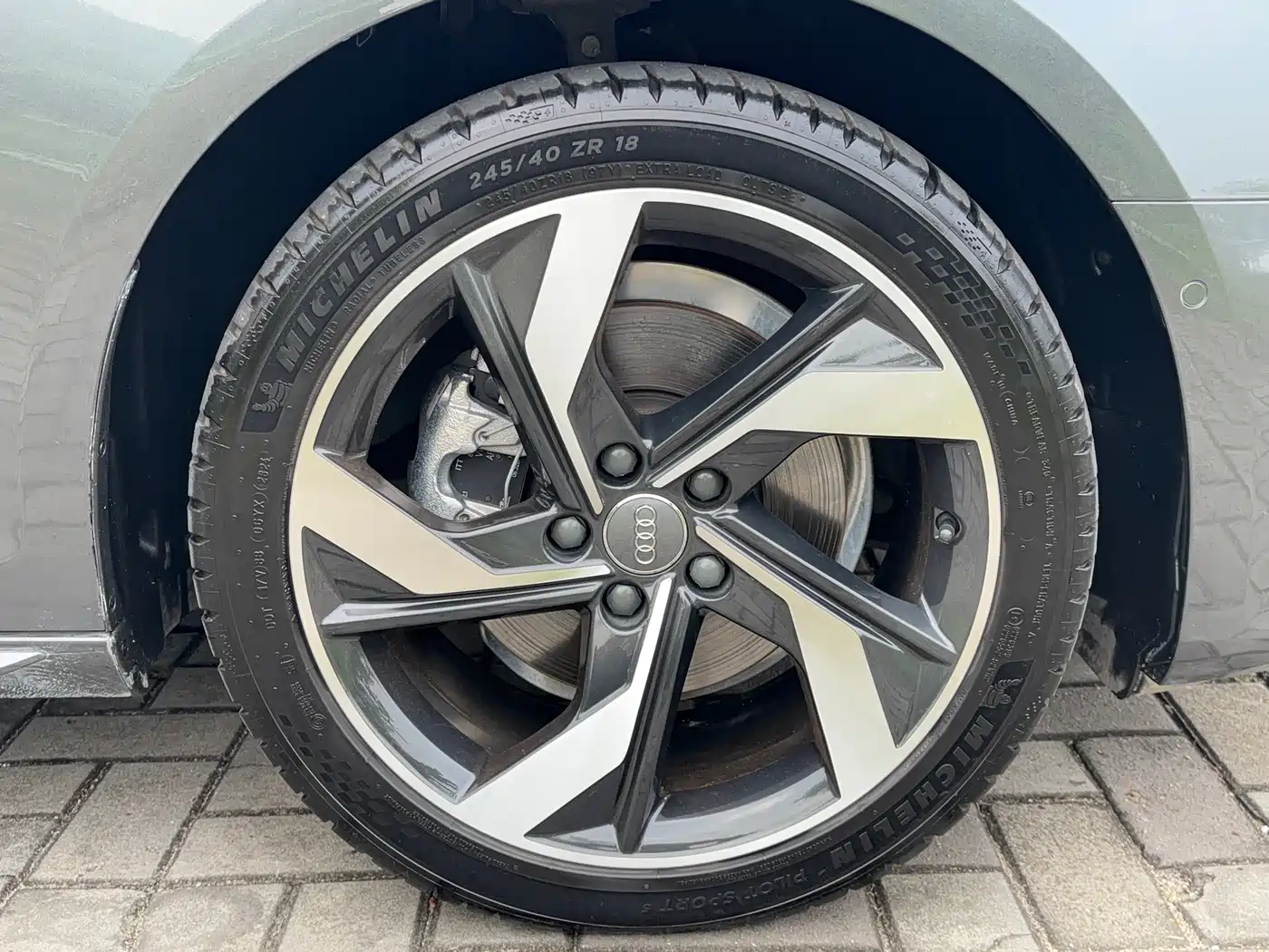 Audi A4L 2021 40 TFSI Premium Life Edition фото 17