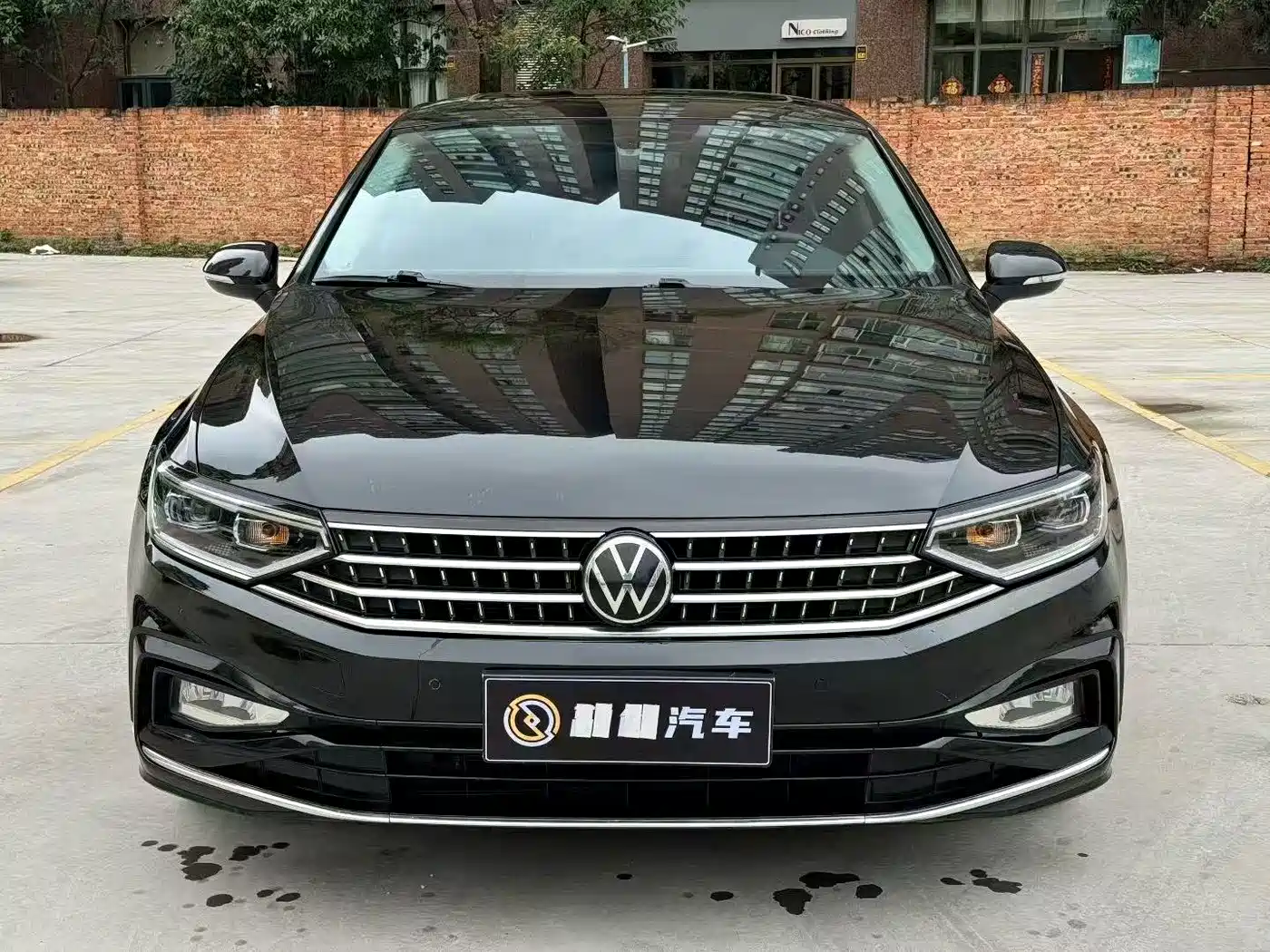 Volkswagen Magotan 2023 Model 2 Million Commemorative Edition 330TSI DSG Luxury фото 2