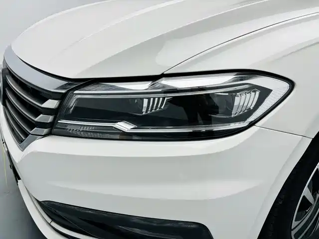 Volkswagen Lavida 2022 1.5L Auto Comfort Edition фото 16