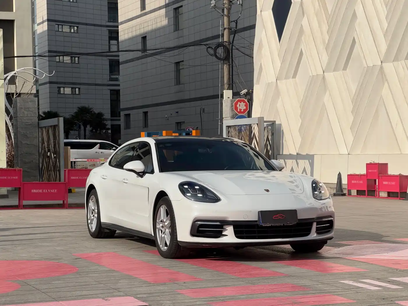 Porsche Panamera 2017 Panamera 4 Executive Long Wheelbase 3.0T фото 3
