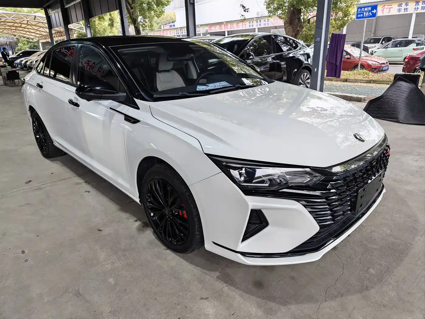 DONGFENG YI HYUN MAX