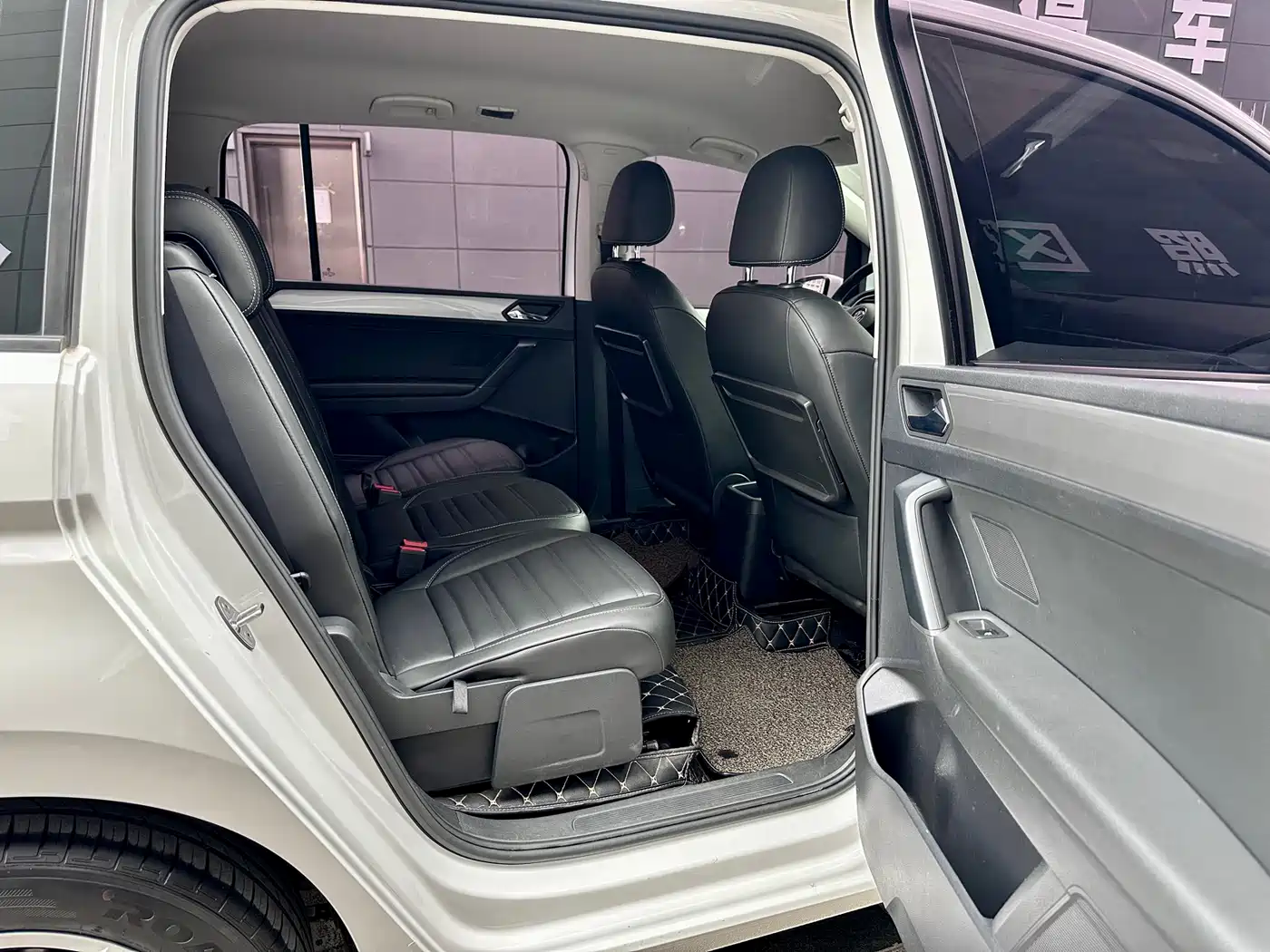 Volkswagen Touran 2018 Touran L 280TSI DSG Trendline 7-seater China V фото 17