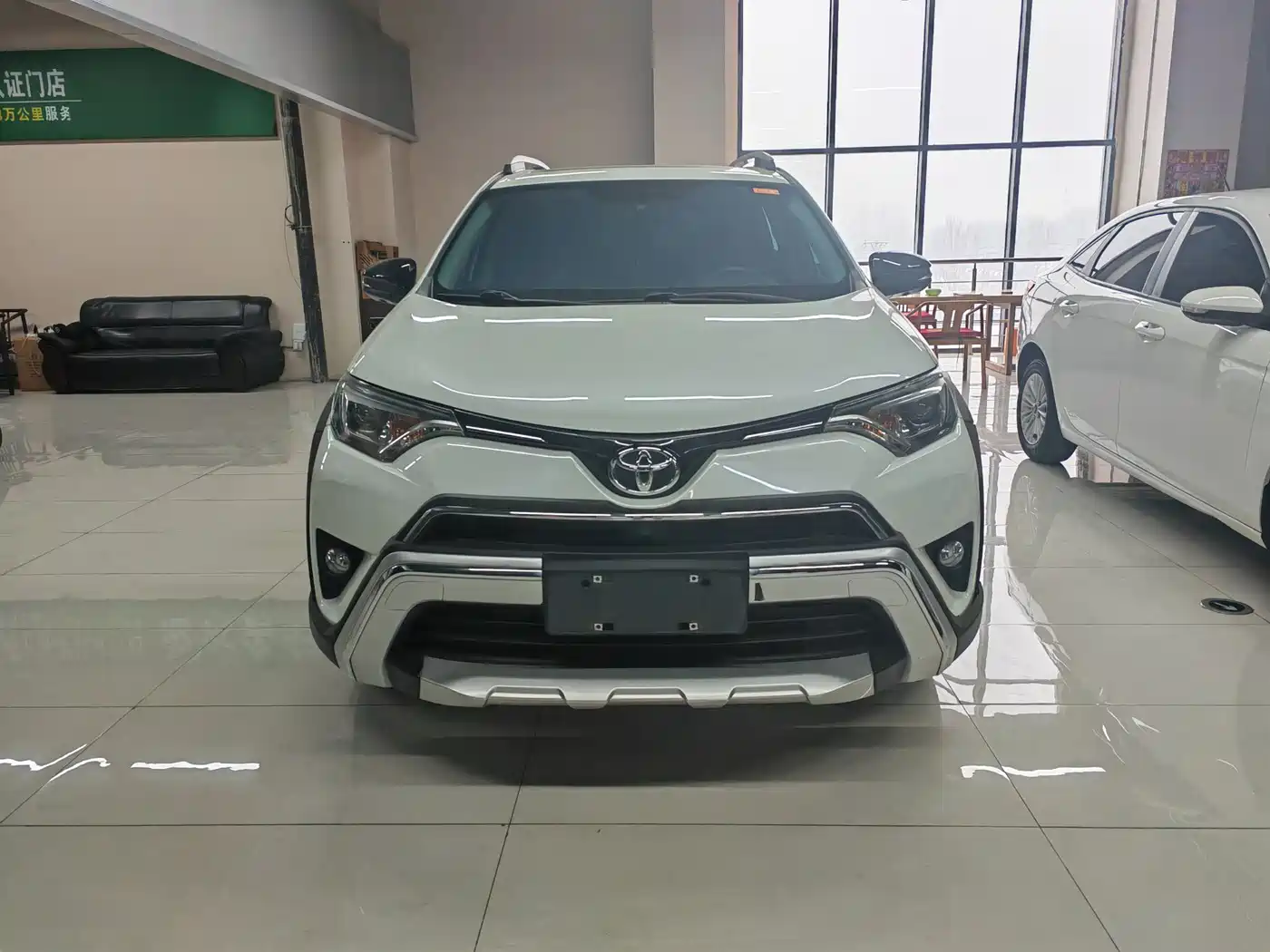 Toyota RAV4 Rongfang 2019 2.0L CVT 2WD Style X Limited Edition China VI фото 2