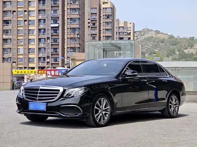 MERCEDES-BENZ E CLASS
