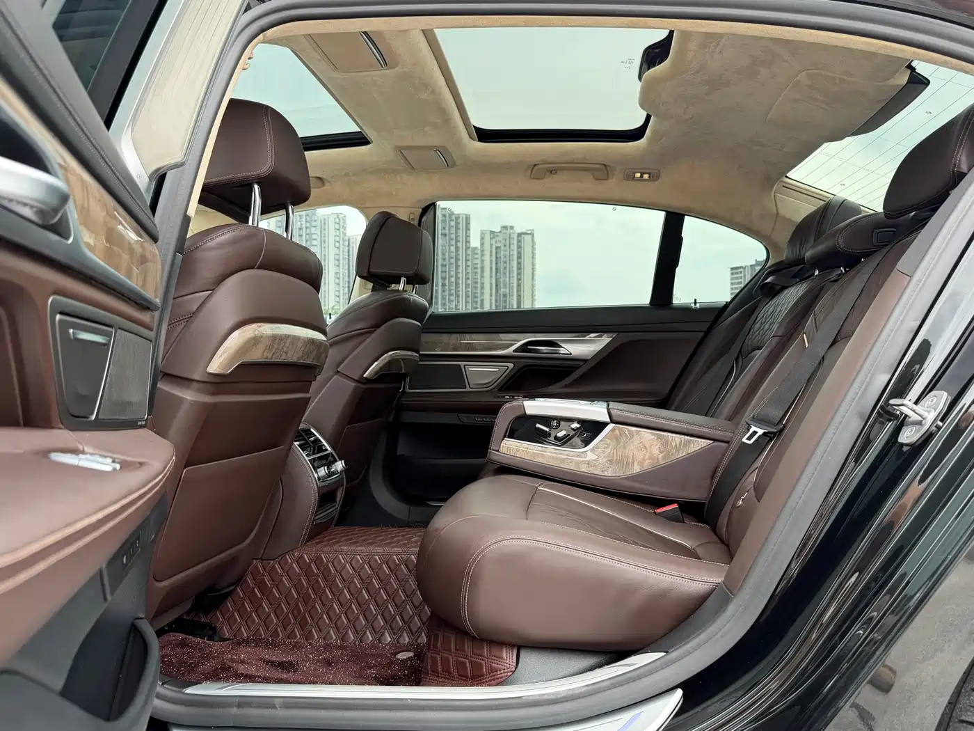 BMW 7 Series 2019 740Li Leading Luxury Package фото 13