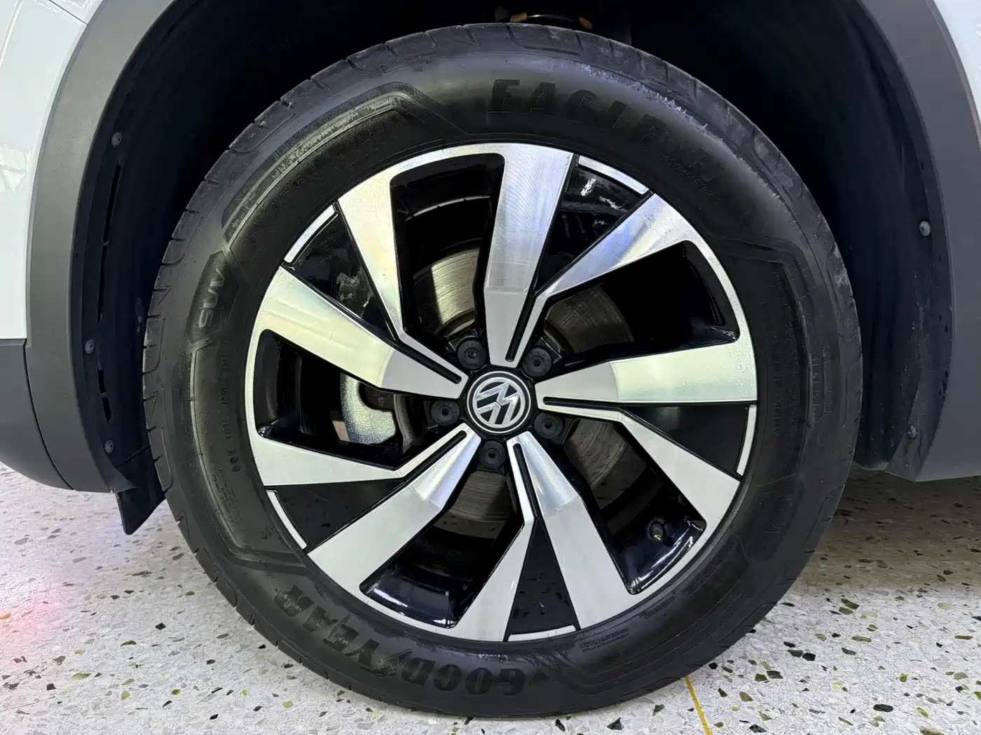 Volkswagen Tayron 2022 280TSI 2WD Luxury Smart Connect Edition фото 7