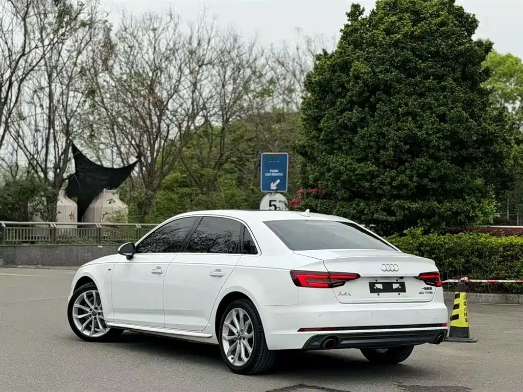 Audi A4L 2018 30th Anniversary 40 TFSI Fashion фото 4
