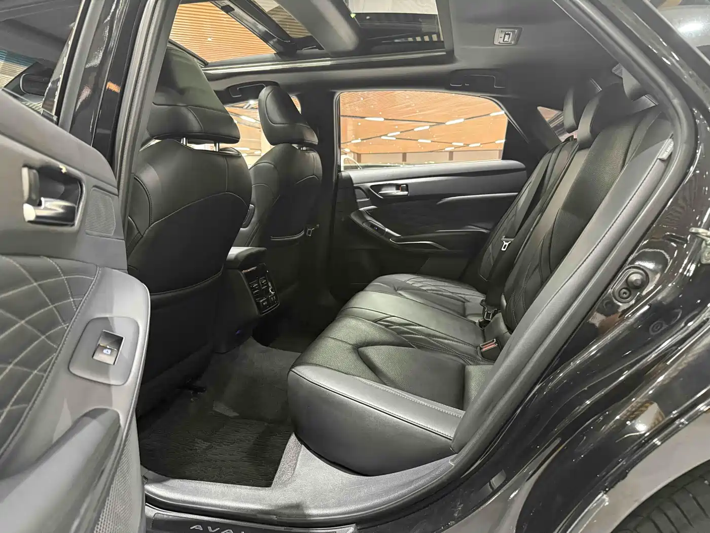 Toyota Avalon 2019 2.5L Touring Premium (China V) фото 12