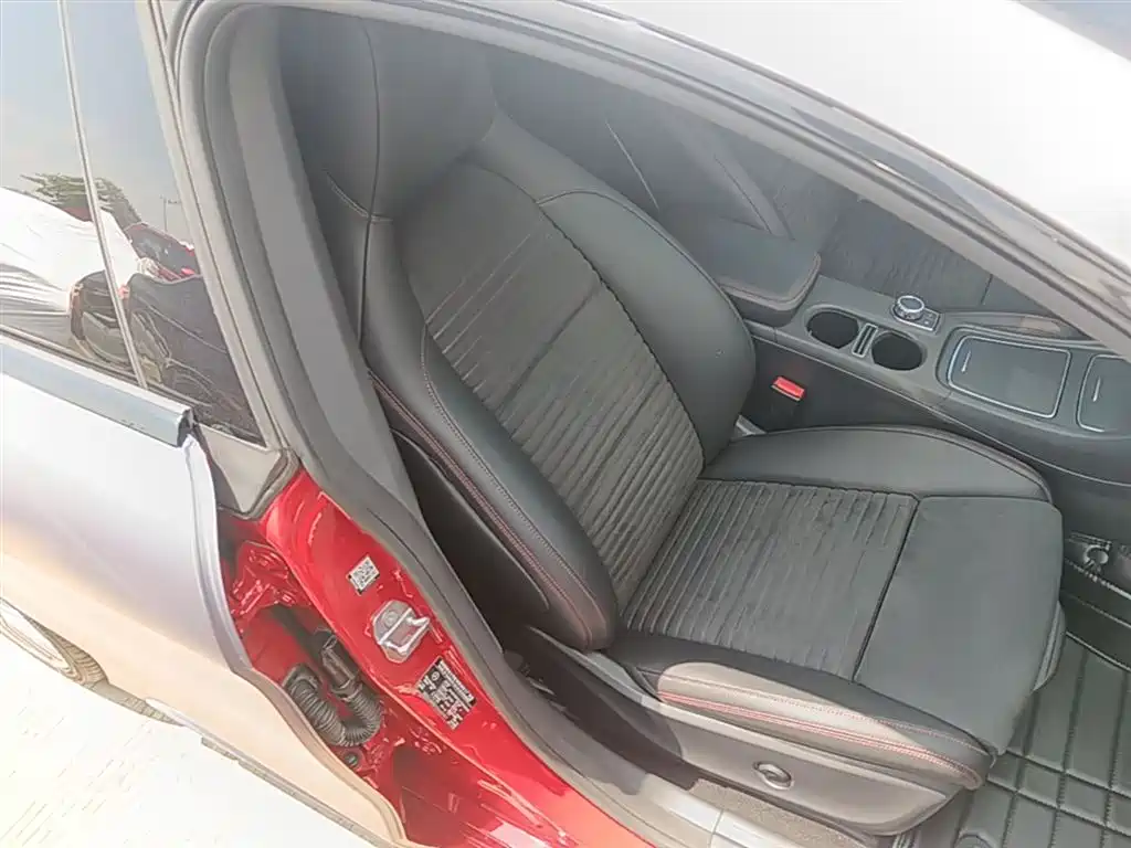 Mercedes-Benz CLA (Import) 2018 CLA 220 4MATIC фото 25