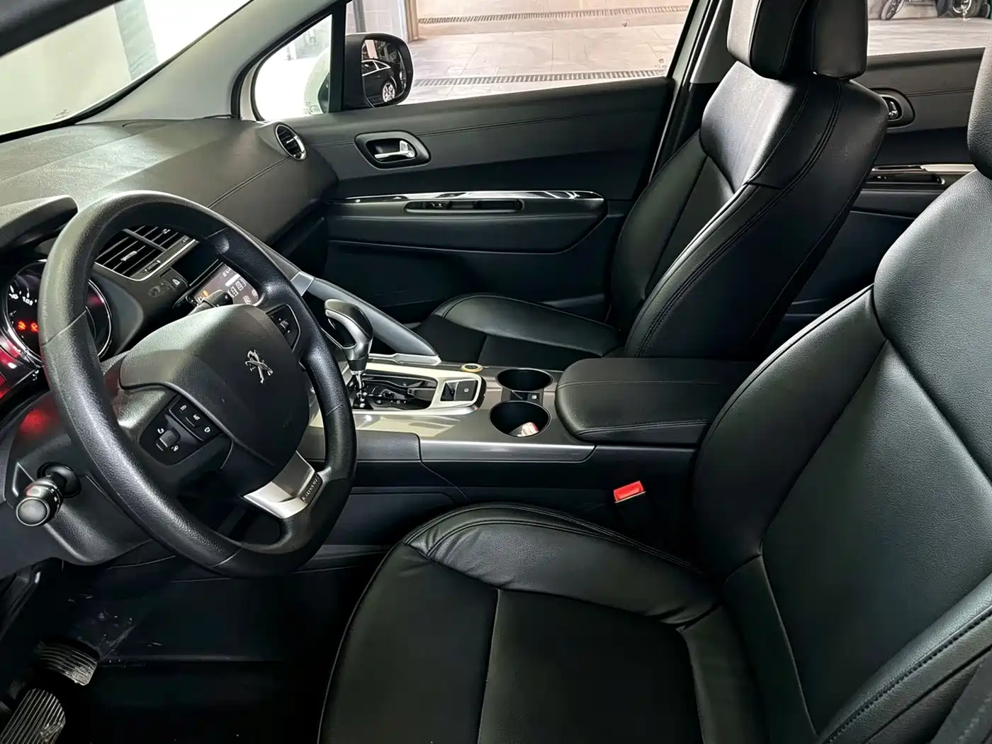 Peugeot 3008 2016 2.0L Automatic Classic Edition фото 13