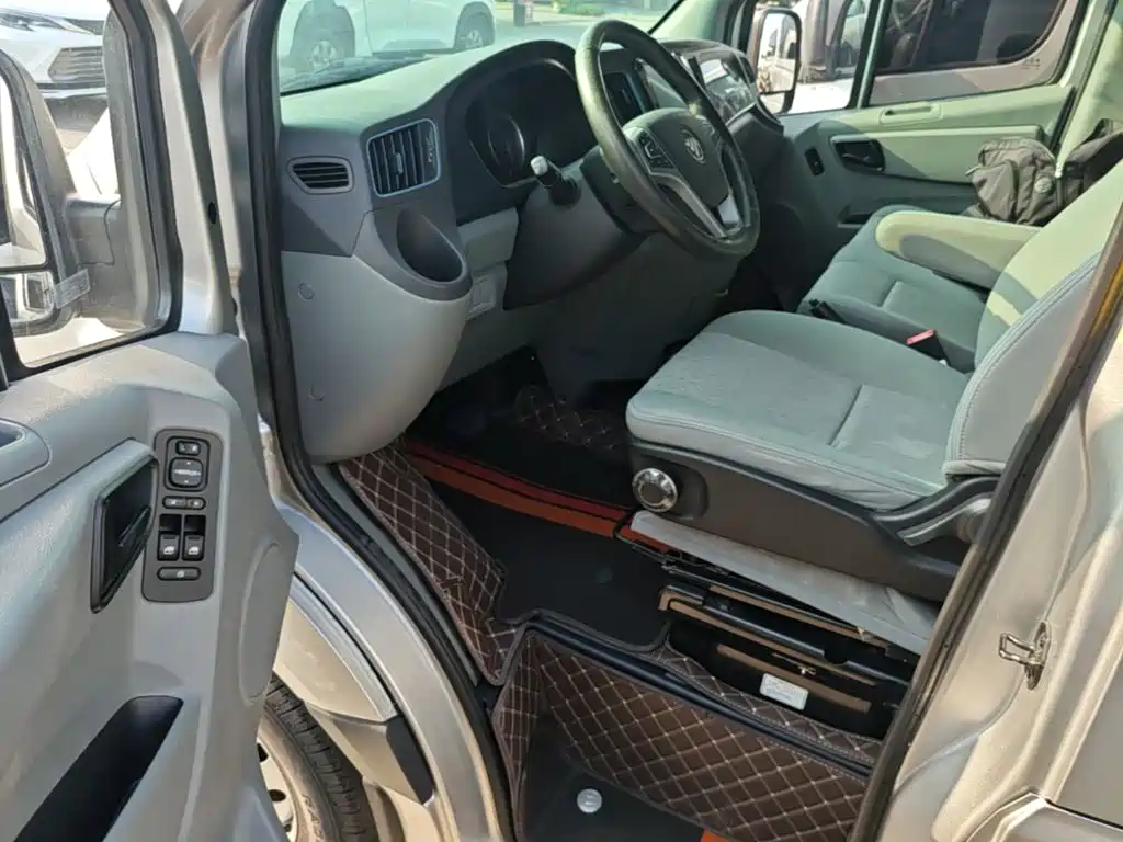 Foton Tuyano 2023 2023 2.0T Automatic Jixiang Long Wheelbase Medium Roof Single Rear Wheel 7/9-Seater