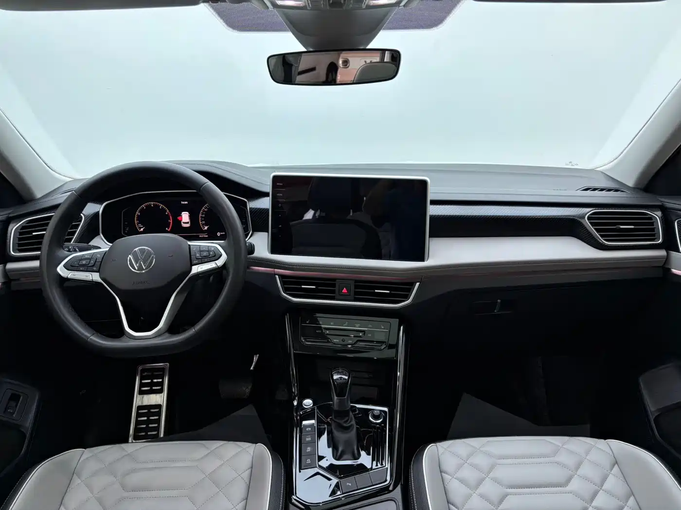 Volkswagen Tayron 2023 330TSI 2WD Luxury Plus Advanced Edition фото 7
