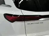 Фото 12 - Buick E5