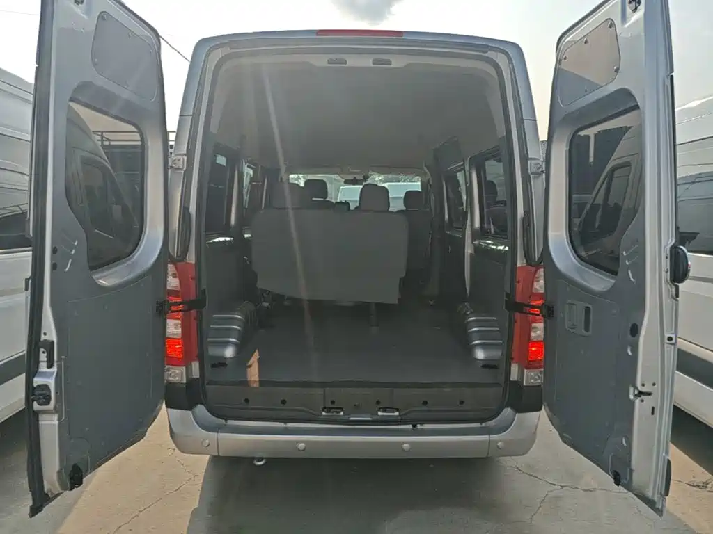 Foton Tuyano 2023 2023 2.0T Automatic Jixiang Long Wheelbase Medium Roof Single Rear Wheel 7/9-Seater
